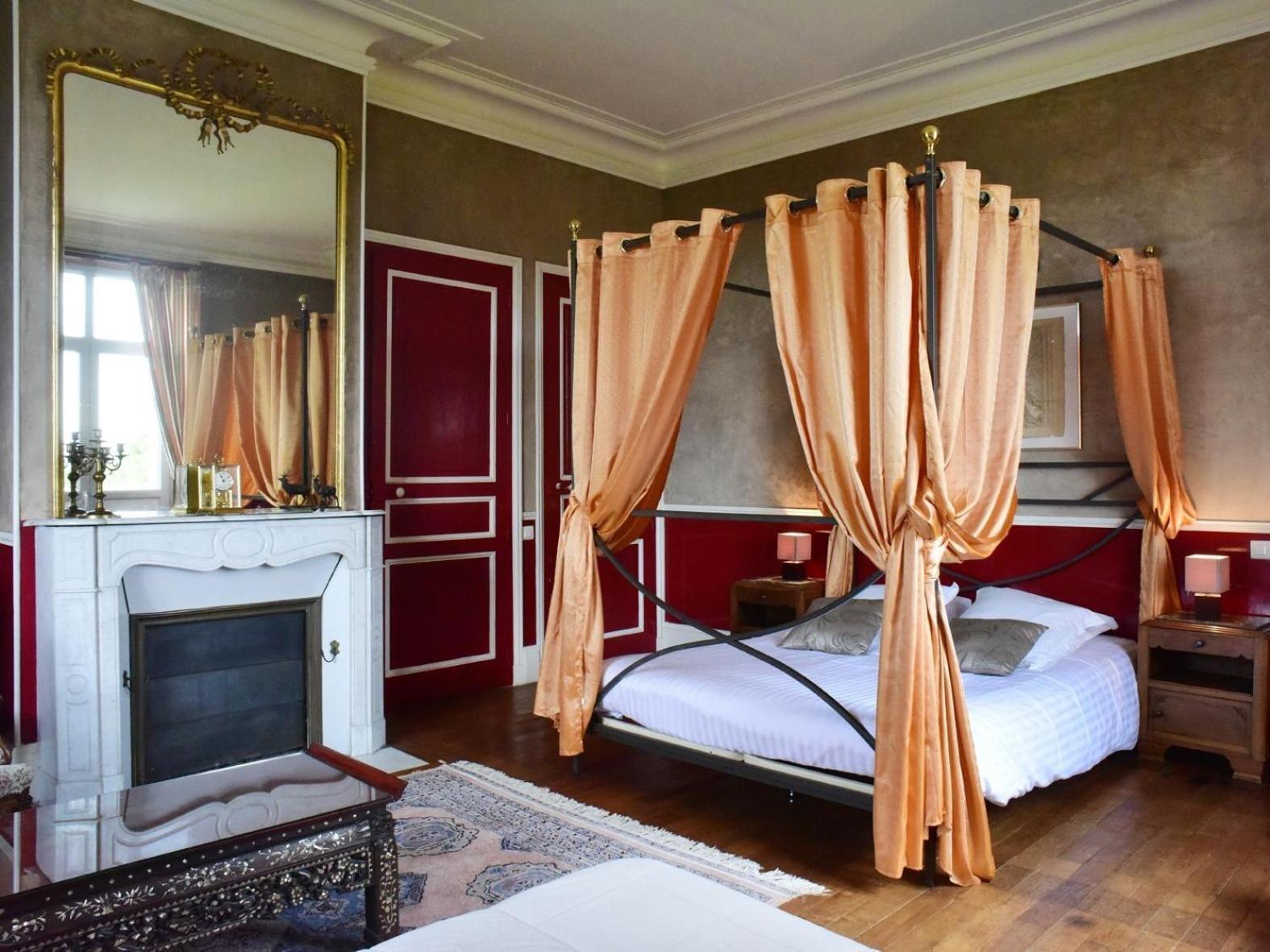 Chateau De Saint-Antoine Bonnac-la-Cote Ruang foto